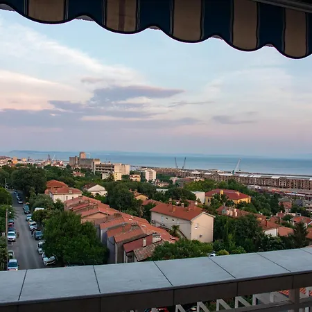 Apartman Lili Апартаменты