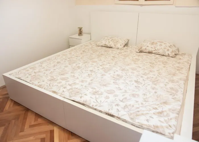 Apartman Lili *
